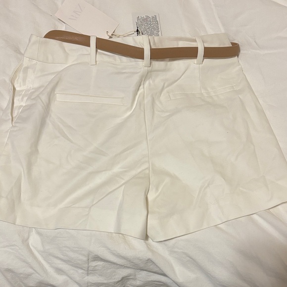Zara High Waist Cream Shorts with Tan Belt - Picture 2 of 5